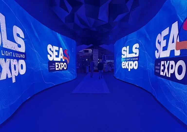 Immagine che ritrae l'ingresso della fiera di Riyadh a SEA 2024. Image showing the entrance to the Riyadh Fair at SEA 2024.